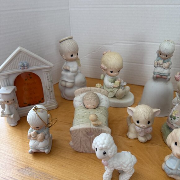 Vintage Precious Moments Lot of 15 Figurines All Pre 1987 Many Discontinued GIft - Picture 4 of 9